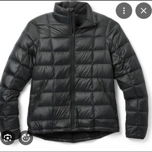 REI Women’s lightweight packable puffer jacket